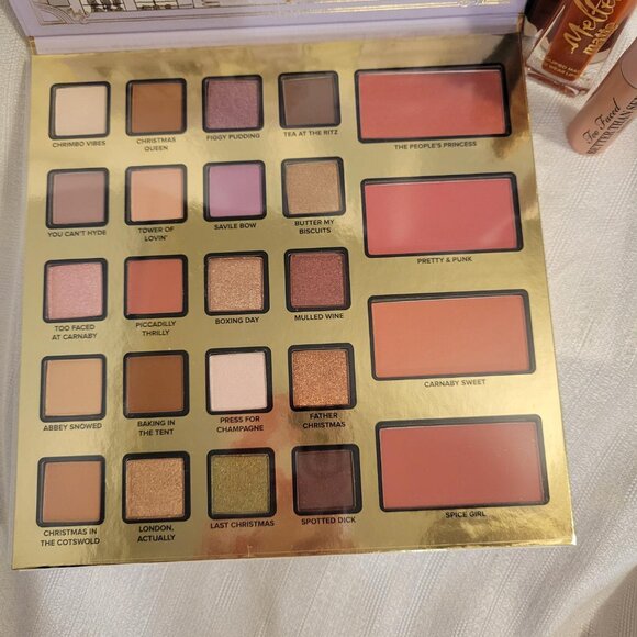 Too Faced Christmas Bundle - Picture 4 of 4